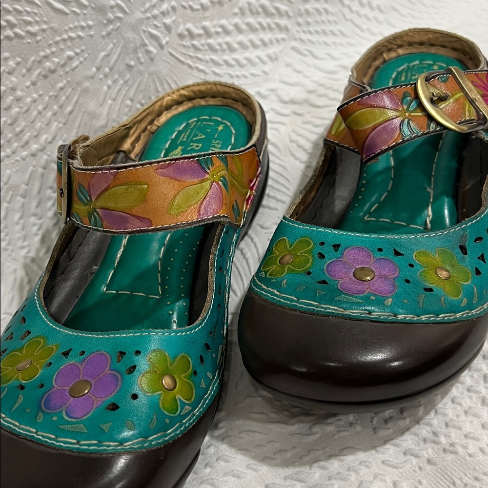L’Artiste Spring Step Flochino Floral Strap Clogs - Picture 2 of 9